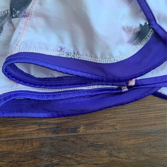 Lululemon Tracker V Limited Edition Shorts 6/S - Picture 9 of 9
